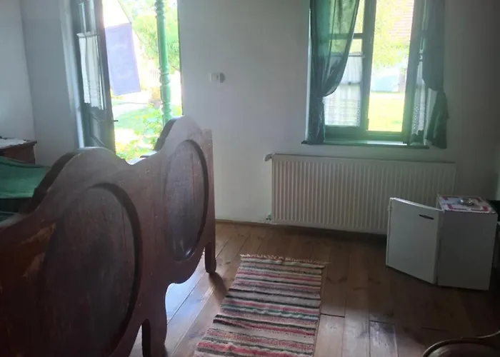 Szent Florian Vendeghaz * Szakcs